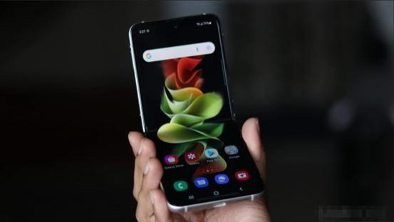 折叠屏|A系列手机也能折叠了？爆料称三星3年后将发布首款中端折叠屏手机