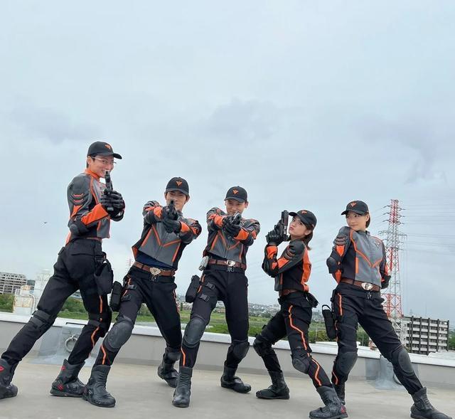 直男|戴卡：明日见奏大直男行为非常可爱，如此离谱的情商已成世界名梗