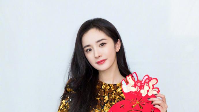 明星|女明星金色亮片裙，风格差距居然有这么大