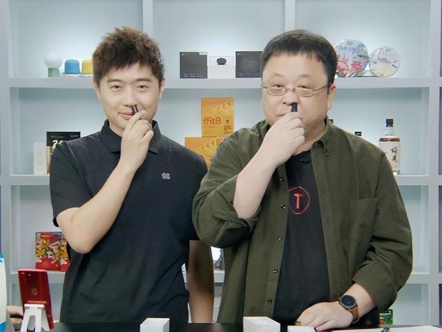 安卓|罗永浩一场直播卖出4.7万台,具备小米“品质”,29.9元续航90天