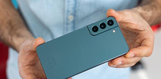 三星s22|官方降至3599元,新骁龙8+顶级屏幕+IP68,三星S22变得真香?