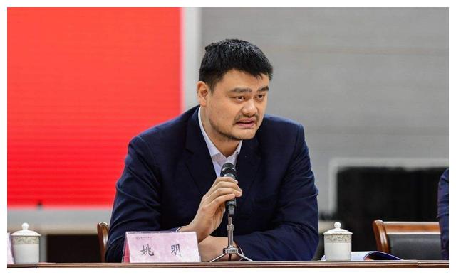 姚明连任篮协主席后，爆重磅决定！男篮欲效仿国足，重返奥运有戏