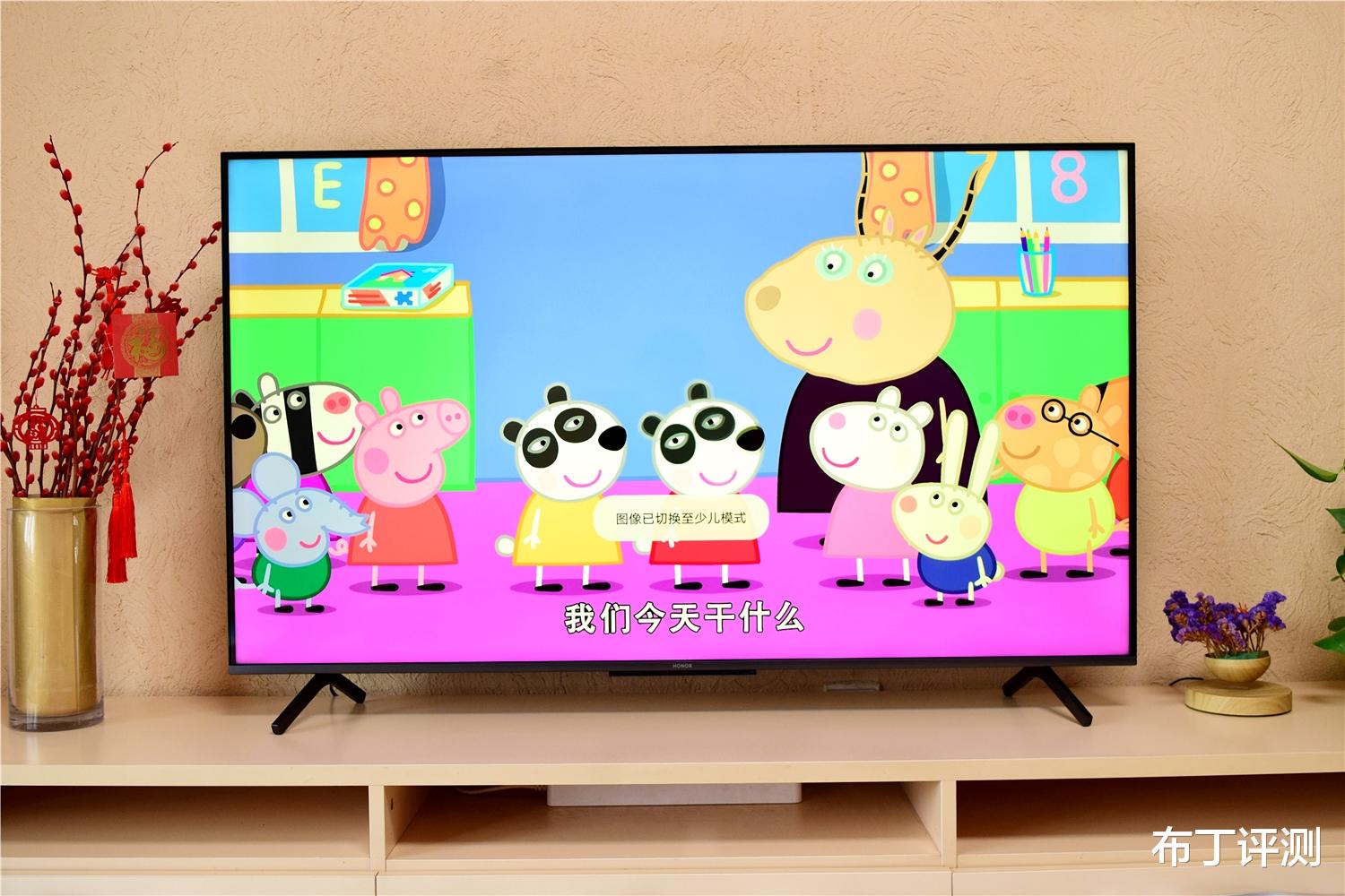 荣耀|电视进入新时代，让客厅秒变娱乐中心：荣耀智慧屏X1体验