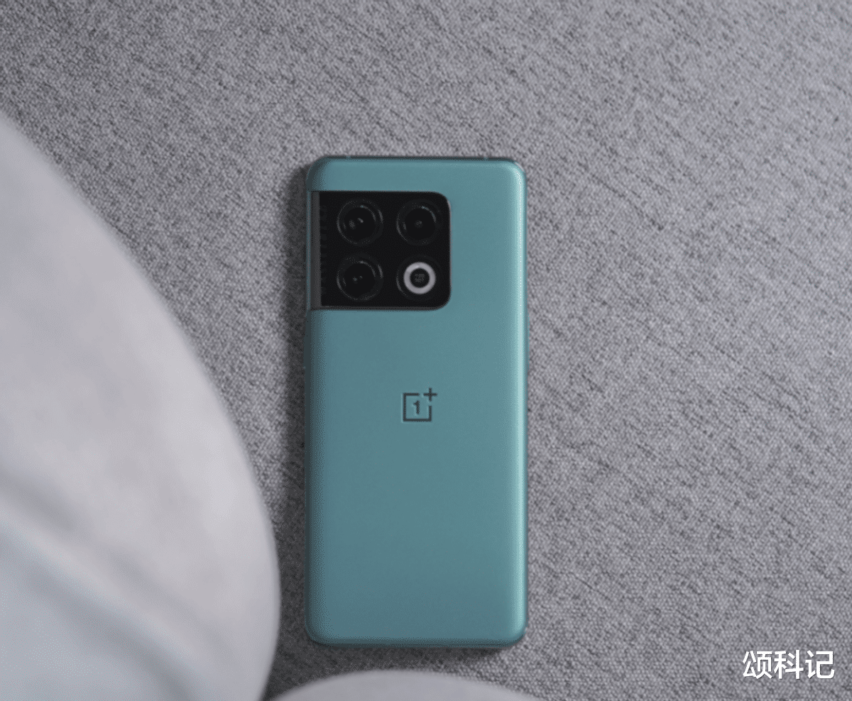 小米科技|刘作虎拿出足够诚意,三星2K屏+骁龙8 Gen1,顶配下跌700元