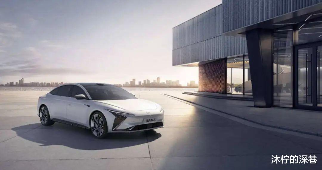 马斯克无人驾驶挖的坑，还得中国来填上？