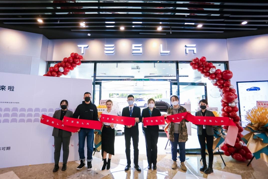 【三店齐开，特斯拉不断在北京加