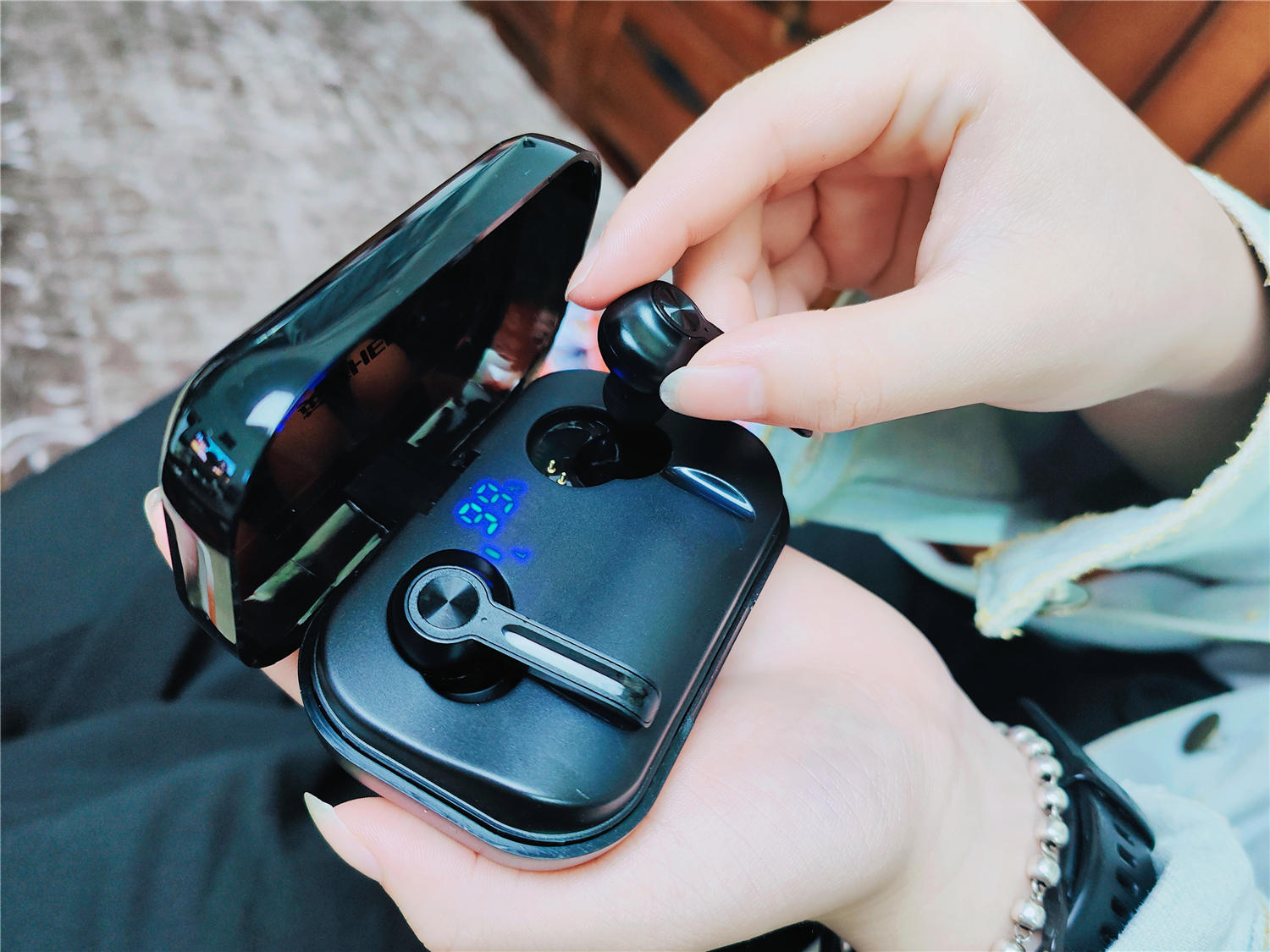 佳能|英雄莫问出处｜有料就行，这款真无线降噪耳机挺会造