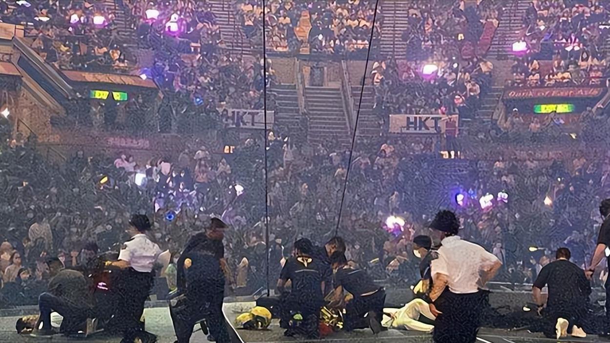 陈志朋|香港红馆事件发生后，霍启刚表示无法接受，李泽楷将承担全部费用