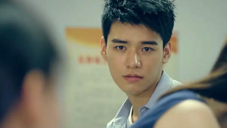 龚俊|出道一年就演主角的4位男星，如今一个比一个红，运气真好！