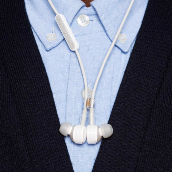 蓝牙耳机|永动机?不,它只是一个不用充电的蓝牙耳机!