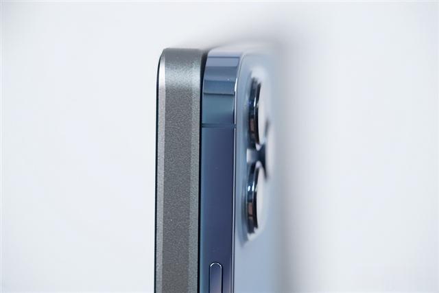 显示器|长了一条大长腿:雕塑家Be with Me 27寸显示器图赏