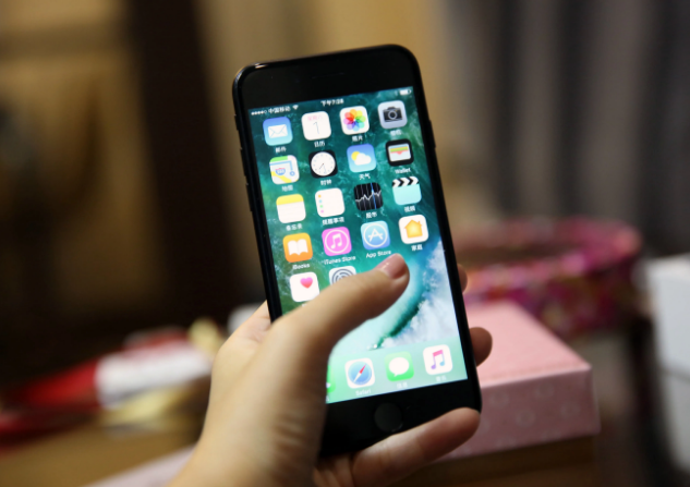 电池|我的6S刚出就买了,用到现在,中间换过屏幕和电池