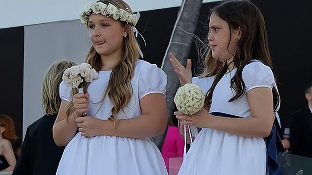 哈珀·贝克汉姆|小七又漂亮了！个头猛涨，与妈妈同框不逊色，青春期发育明显