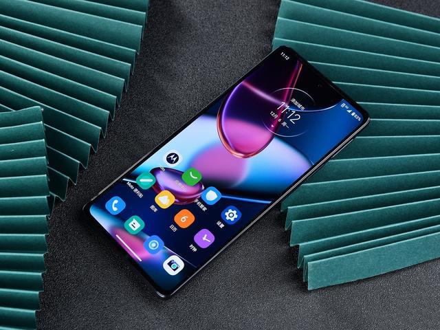 摩托罗拉|真的卖不动?6000万自拍+骁龙8,12GB+256GB仅2499