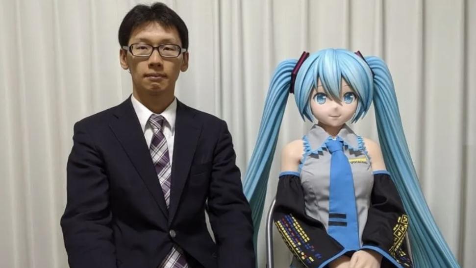 acgn漫评|日本男子花百万娶虚拟动漫人物，因技术上出现问题离婚