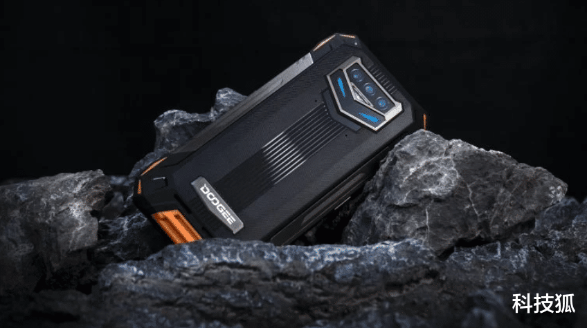 |蝙蝠侠自用手机曝光！1.2 万毫安超大电池还带三防...