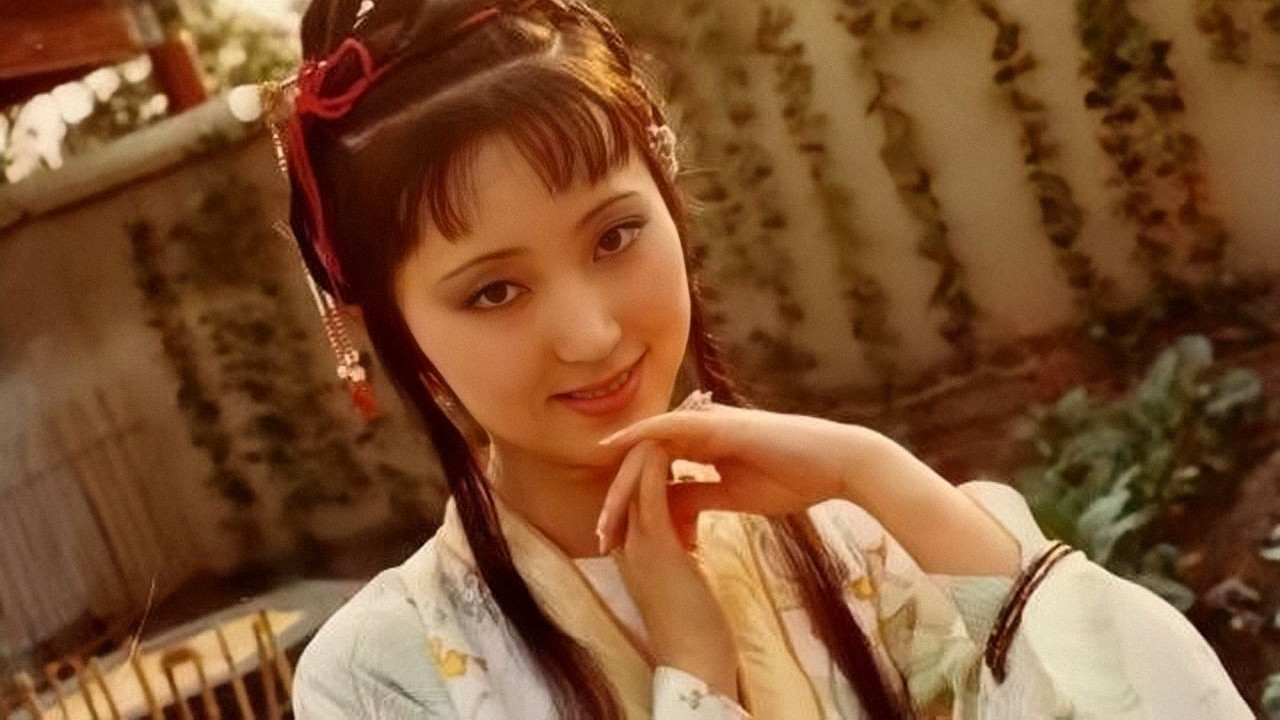 倾城亦清欢|一双纤纤玉手化妆就2小时，林黛玉出场让剧组太费心，最后成就经典