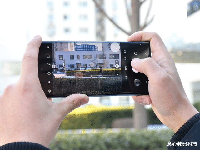 小米科技|买手机不能太小气,一步到位,这3款用5年没问题