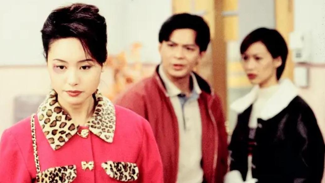 黄日华|黄日华与郭可盈在剧中上演虐恋，戚其义不止会拍商战剧