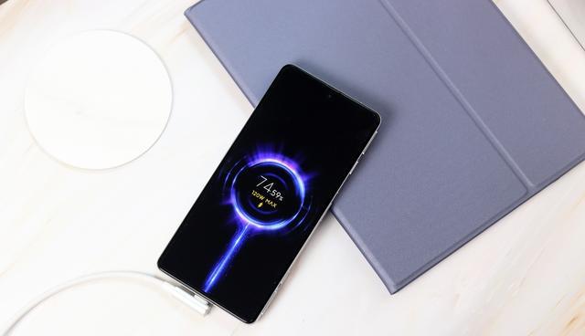 |重回1999元!骁龙8Gen1+120W闪充,这一次,雷军拼了!