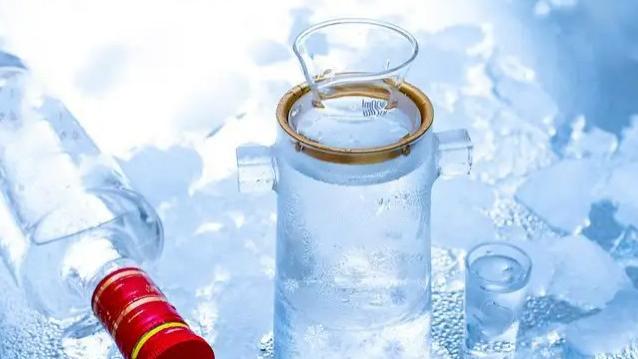 |行家提醒：冬天喝酒忌讳多，谨记白酒“3不碰”，建议了解不吃亏