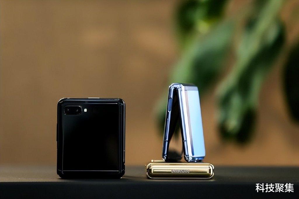 折叠屏|三星、华为等一众厂商持续发力折叠屏,moto要为其“正名”!