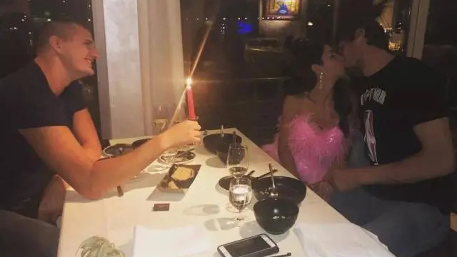 蒙克|热搜！蒙克约会尼克杨未婚妻