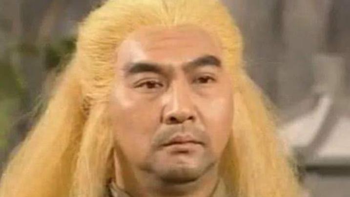 李鸿杰|港星李鸿杰携妻子移居福建！儿子前来探望，一家吃饭爬山共聚天伦