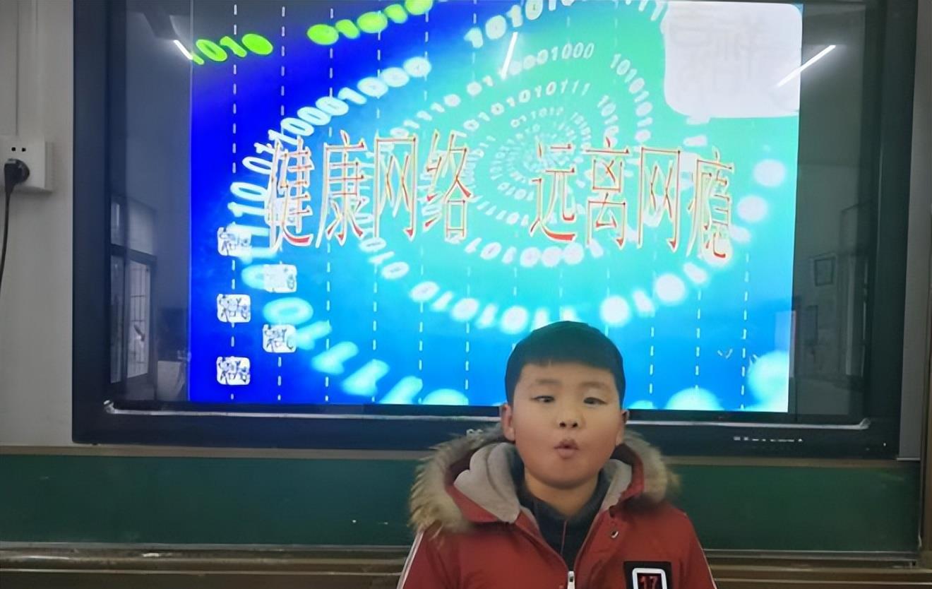 女孩|天赋异禀,7岁小女孩COS“哪吒”火了,动作表情没有丝毫区别