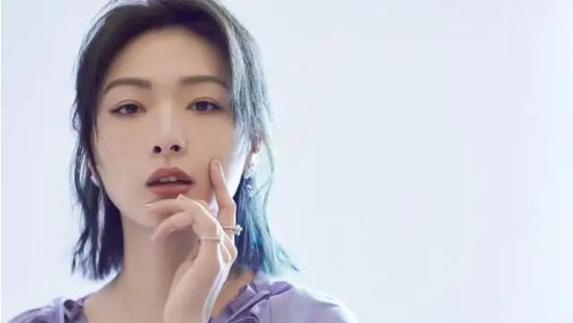 岳丽娜|私奔、早婚、摘子宫，这几位女星，少女时期远比你想象中叛逆得多