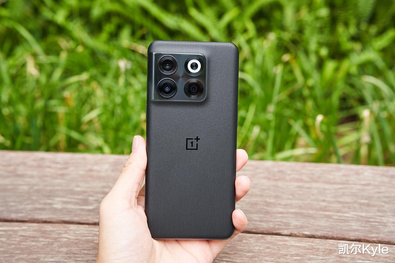 一加科技|大学生9月开学，手机千万别买贵，盲选这三台都没错~