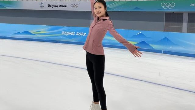 |中国花滑界开始内卷！朱易、陈虹伊隔空较量，冰迷：这波朱易完胜