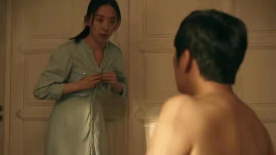 朱珠|《亲爱的小孩》中白富美朱珠甘愿当小三，她的堕落怪谁？怪她妈