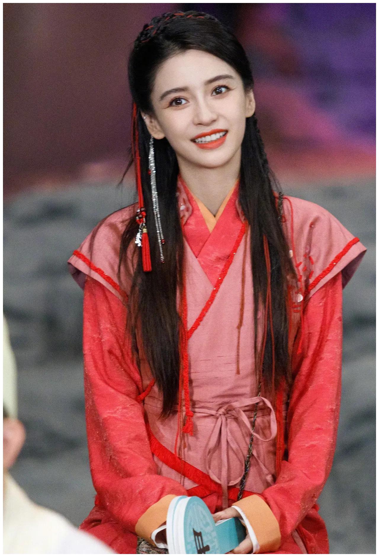 张雨绮|差别大，欧阳娜娜张雨绮上镜脸都垮了，baby再一次扛住高清镜头