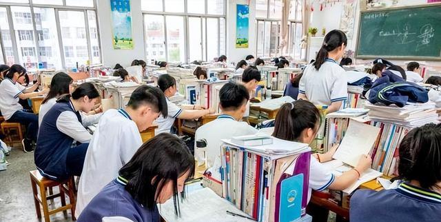 离谱!高考物理仅17.5分。申请复核,再申请笔迹鉴定,他如愿了吗