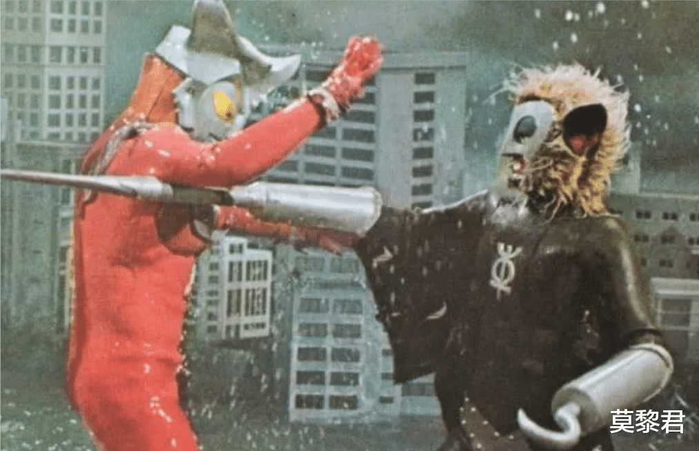 雷欧·奥特曼|雷欧奥特曼:是赛文太菜,还是孪生怪兽太强,怎么输这么惨?