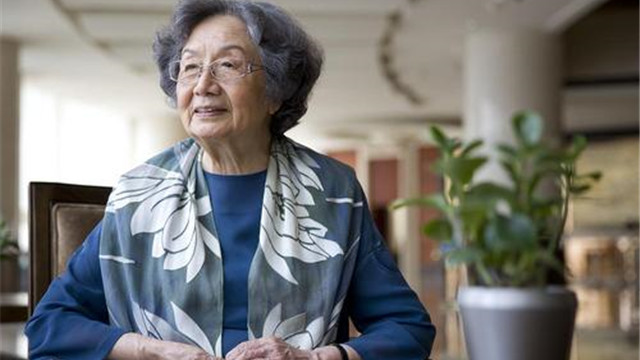 叶嘉莹|清贫一生，却在95岁裸捐3500多万，她才是该让人们刷屏的明星