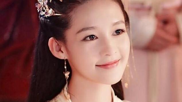 明星 为什么普通女生纹眉的居多？而明星却很少纹眉？看完你就知道了