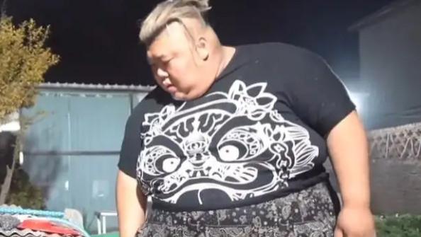 网红胖猴仔“复胖”，血压变高体重回升，网友：越减越肥