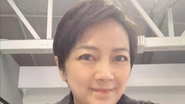 香港小姐|51岁前港姐冠军晒照与21年前无变化，曾为还千万债务抵押百万后冠