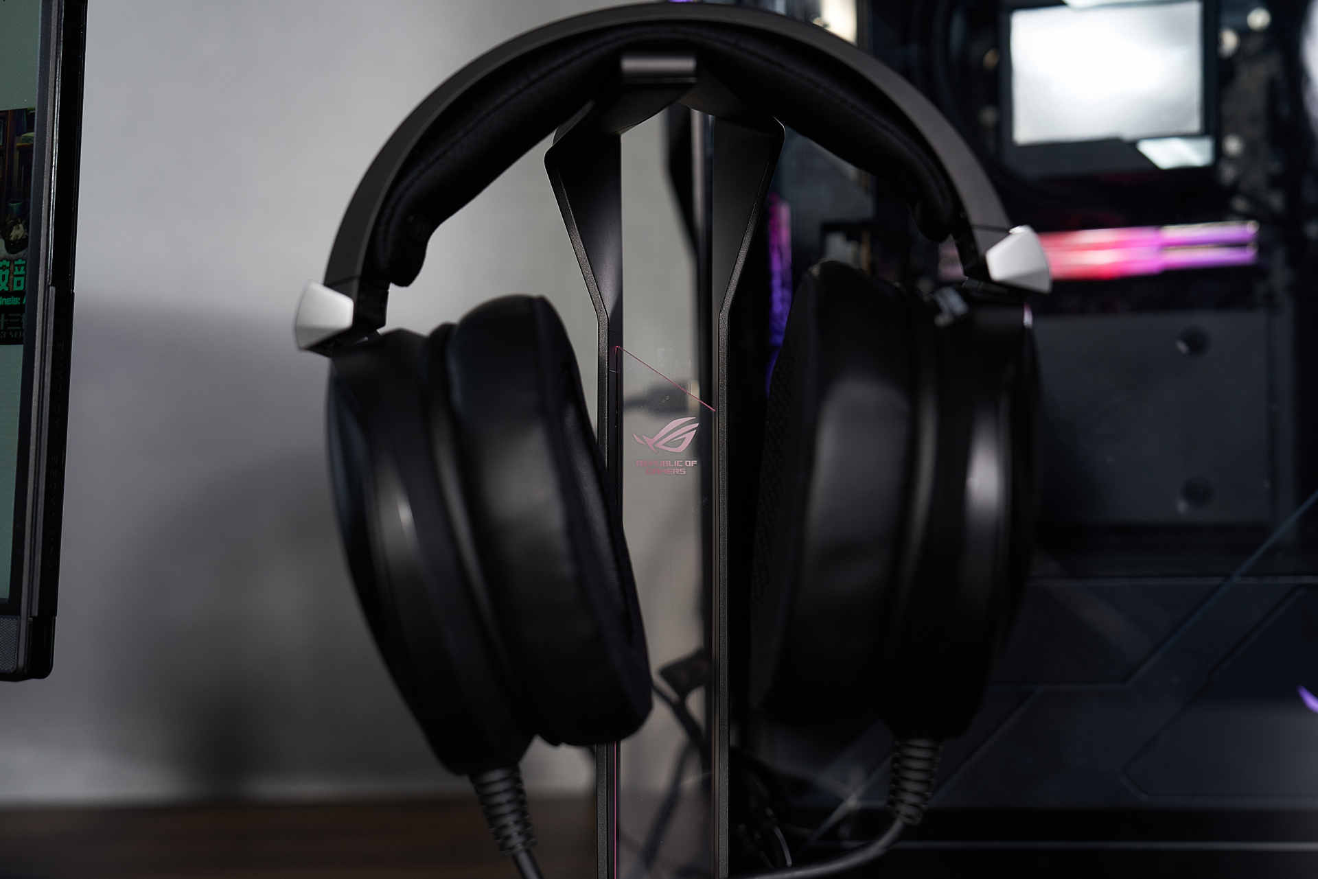 显示器|ROG全家桶桌搭 | 既然要追求败家，那就要贯彻到底咯