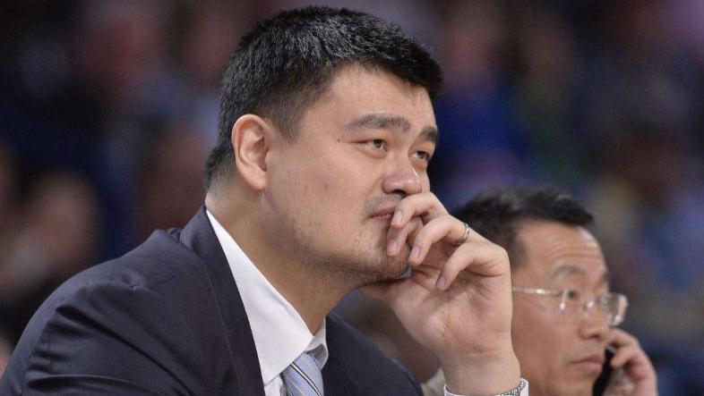 姚明|41岁姚明身体状况堪忧！满脸胡渣、头发乱糟糟，萎靡不振似病人