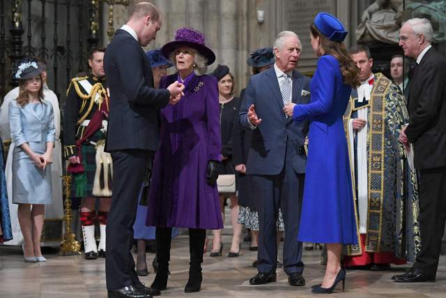 威廉和凯特_英国王子威廉与凯特婚礼成人版_凯特和威廉王子最新官方消息