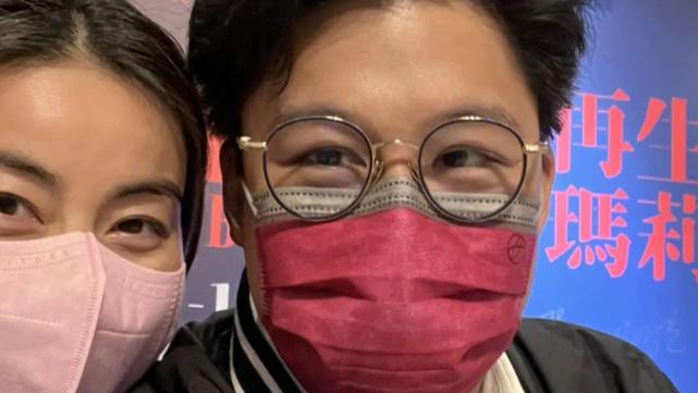 陈卓璇|霍启刚夫妇撇下子女看歌剧享受二人世界 郭晶晶甜笑依偎在老公肩膀