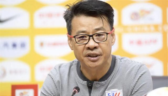 很多足球教练，都入不了董路的眼，为何他会称赞吴金贵教练？