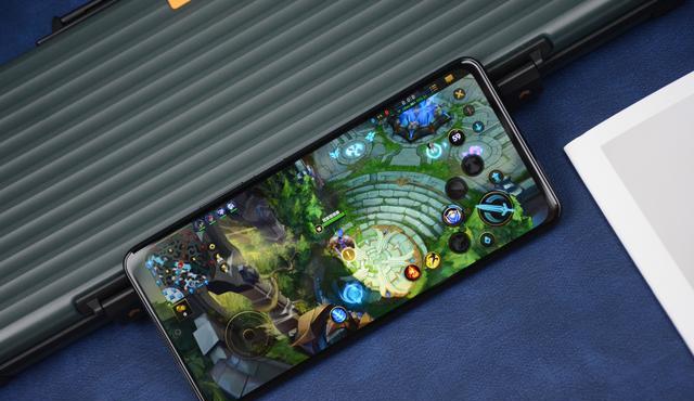 酷派|酷派再出“奇招”，主推6300mAh新机，12+512G预测价2899