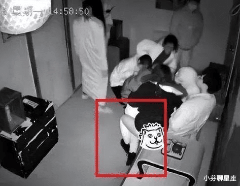 密室逃脱|摸大腿、脱内衣、灌酒，“密室逃脱”已成为某些人的新乐园