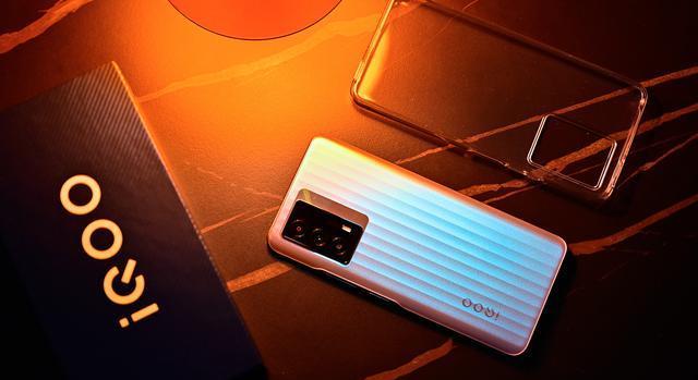 小米科技|iQOO发力618，LCD屏+五千毫安+64MP三摄，堪称真香的千元机