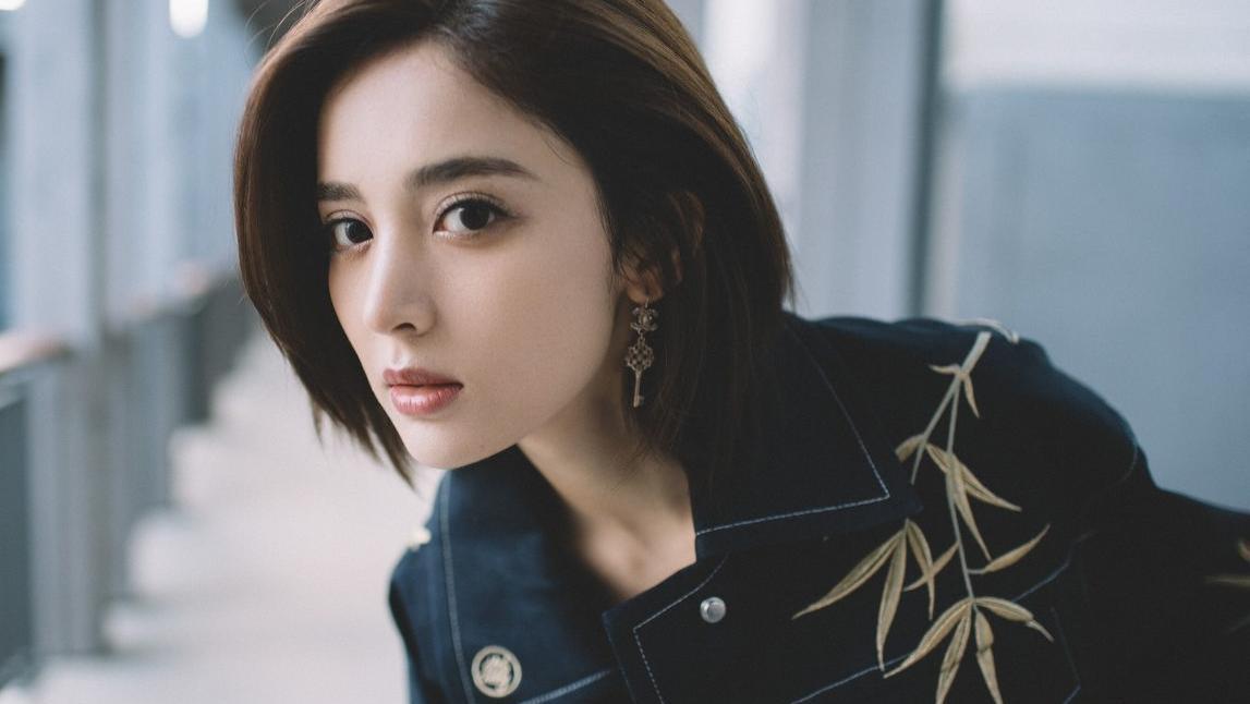 古力娜扎|网传古力娜扎、徐开聘将合作新剧，毒舌店主VS狼系男友，爆款预定