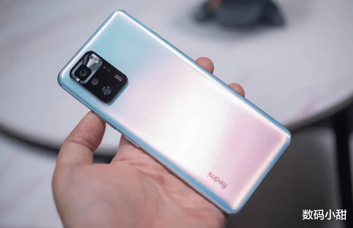 |母亲节最适合送给妈妈的手机，拥有旗舰性能，价格不超过2000